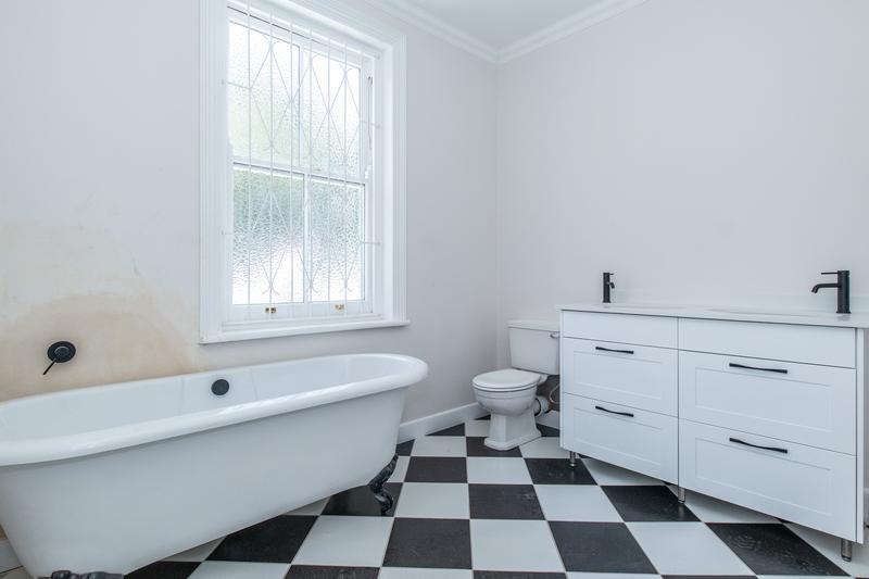 To Let 3 Bedroom Property for Rent in Kenilworth Western Cape